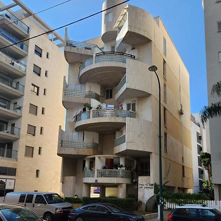 Chilling In Netanya Apartment Exterior photo
